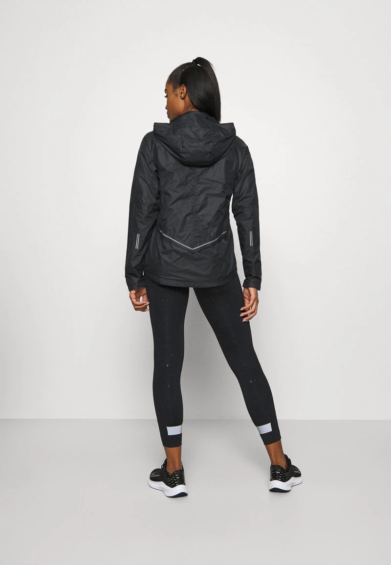 Nike Performance NIKE SHIELD DAMEN LAUFJACKE - Regenjacke / Wasserabweisende Jacke - Black 3 Nike Performance NIKE SHIELD DAMEN LAUFJACKE - Regenjacke / Wasserabweisende Jacke - Black – Bild 3