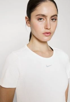 Nike Performance Damen AURA SLIM - Sport T-shirt - White -Angebote Nike Store c5b334dde2b0473893fc2948b03eeac2