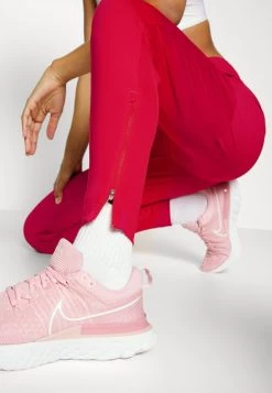 Nike Performance Damen ESSENTIAL PANT - Jogginghose - Mystic Hibiscus 11 Nike Performance Damen ESSENTIAL PANT - Jogginghose - Mystic Hibiscus -Angebote Nike Store c74b7dfaa77045859308d5e6f03586b5