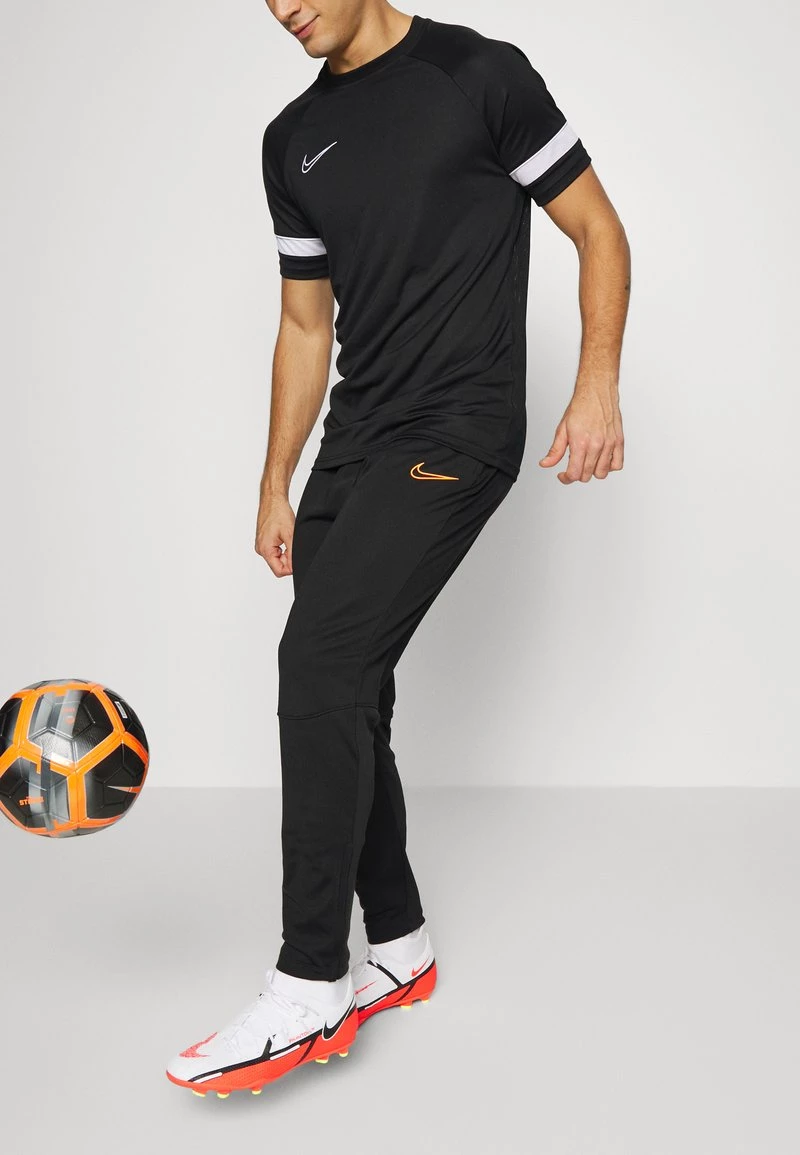 Nike Performance Herren ACADEMY WINTERIZED - Jogginghose - Black/total Orange 4 Nike Performance Herren ACADEMY WINTERIZED - Jogginghose - Black/total Orange – Bild 4