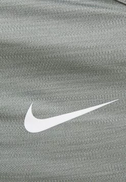 Nike Performance Damen LOGO BRA - Sport-BH Mit Mittlerer Stützkraft - Particle Grey/black 5 Nike Performance Damen LOGO BRA - Sport-BH Mit Mittlerer Stützkraft - Particle Grey/black -Angebote Nike Store c9b2654340284f09b80475c2e8863c14