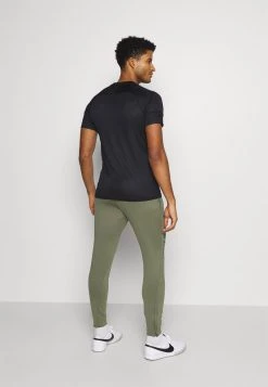 Nike Performance FC PANT - Jogginghose - Medium Olive/thunder Blue | Herren 9 Nike Performance FC PANT - Jogginghose - Medium Olive/thunder Blue | Herren -Angebote Nike Store c9c628466983420d8983bf117c7f2d72