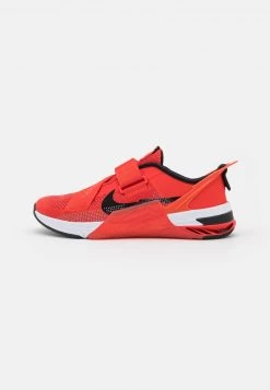Nike Performance METCON 7 FLYEASE UNISEX - Trainingsschuh - Chile Red/black/magic Ember/white