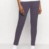 Nike Performance ACADEMY PANT - Jogginghose - Dark Raisin/siren Red | Damen