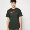 Nike Performance Herren ATLETICO MADRID CLUB TEE - Vereinsmannschaften - Outdoor Green