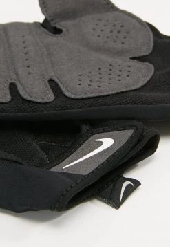 Nike Performance Damen WOMENS GYM ULTIMATE FITNESS GLOVES - Kurzfingerhandschuh - Black/white 9 Nike Performance Damen WOMENS GYM ULTIMATE FITNESS GLOVES - Kurzfingerhandschuh - Black/white -Angebote Nike Store cab7231c5f564bf8861a7f82ac2a7cc5