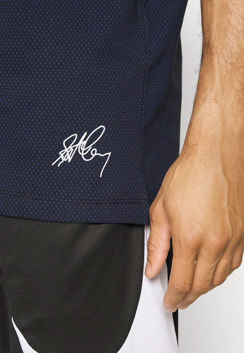 Nike Performance Herren NBA GOLDEN STATE WARRIORS STEPHEN CURRY NAME & NUMBER TEE - Vereinsmannschaften - Black 5 Nike Performance Herren NBA GOLDEN STATE WARRIORS STEPHEN CURRY NAME & NUMBER TEE - Vereinsmannschaften - Black – Bild 5