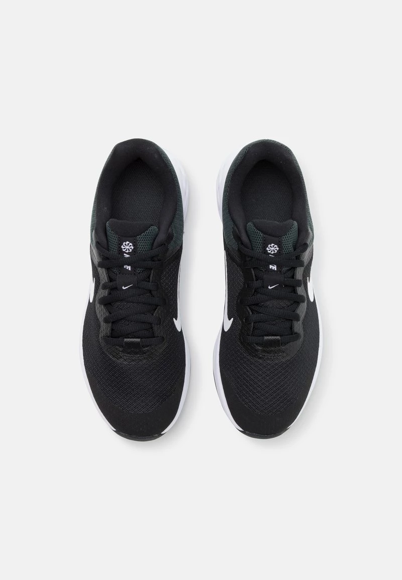 Nike Performance REVOLUTION 6 UNISEX - Laufschuh Neutral - Black/white/dark Smoke Grey 4 Nike Performance REVOLUTION 6 UNISEX - Laufschuh Neutral - Black/white/dark Smoke Grey – Bild 4
