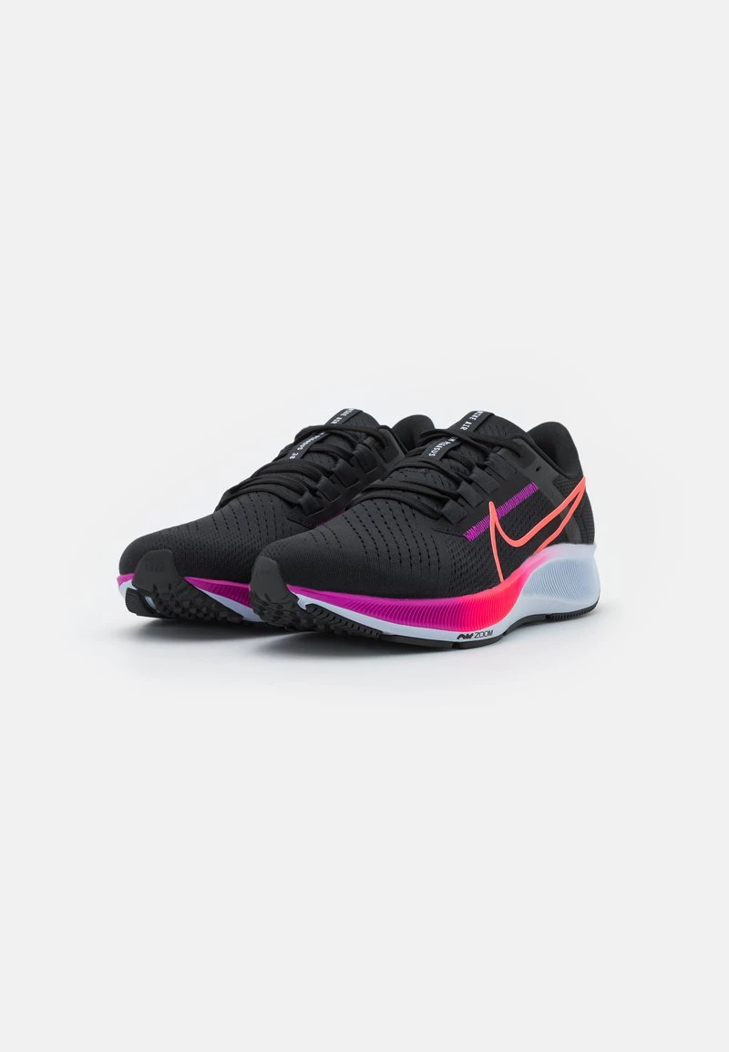 Nike Performance Herren AIR ZOOM PEGASUS 38 - Laufschuh Neutral - Black/flash Crimson/off Noir/hyper Violet/football Grey 2 Nike Performance Herren AIR ZOOM PEGASUS 38 - Laufschuh Neutral - Black/flash Crimson/off Noir/hyper Violet/football Grey – Bild 2