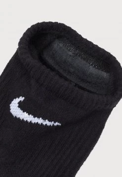 Nike Performance EVERYDAY PLUS CUSH FOOTIE 3 PACK UNISEX - Sportsocken - Black/white 5 Nike Performance EVERYDAY PLUS CUSH FOOTIE 3 PACK UNISEX - Sportsocken - Black/white -Angebote Nike Store cd70a1ef8b2d4ac78246c870d7a45709