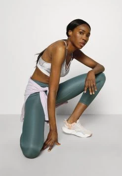 Nike Performance Damen INDY SKY BRA - Sport-BH Mit Leichter Stützkraft - Smoke Grey/black/white -Angebote Nike Store d193d03c0bfd44eeb8b86accc8c436b4