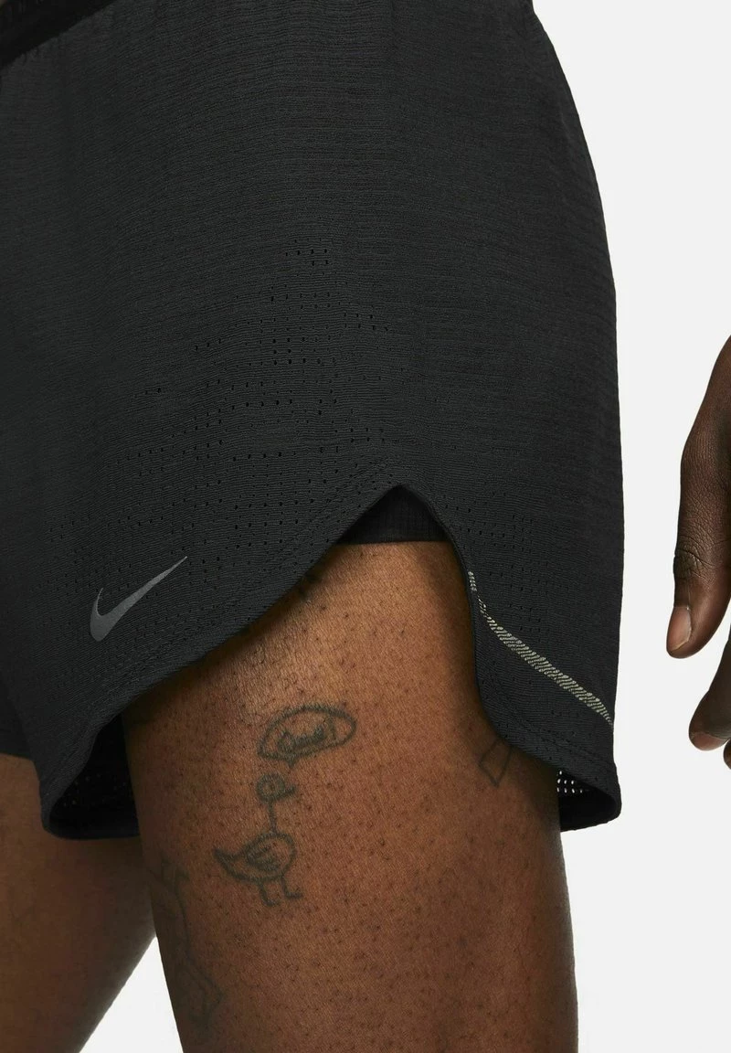 Nike Performance DRI-FIT RUN DIVISION PINNACLE - Kurze Sporthose - Black/black | Herren 4 Nike Performance DRI-FIT RUN DIVISION PINNACLE - Kurze Sporthose - Black/black | Herren – Bild 4
