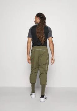 Nike Performance Herren FC CUFF PANT - Jogginghose - Medium Olive/white/reflective Silver -Angebote Nike Store d3ddbb4d309248fbb66f3c02acec9636