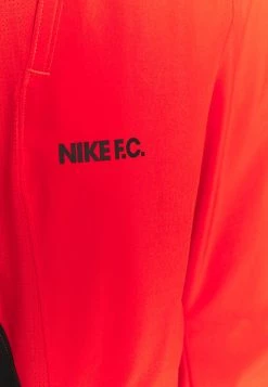 Nike Performance Herren FC PANT - Jogginghose - Chile Red/black 11 Nike Performance Herren FC PANT - Jogginghose - Chile Red/black -Angebote Nike Store d44cf8dbd542487dbb27f3a8ab70d6fe