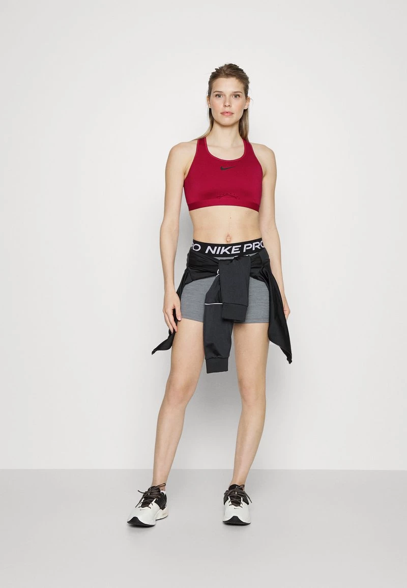 Nike Performance BRA - Sport-BH Mit Leichter Stützkraft - Pomegranate/dark Beetroot/black | Damen 2 Nike Performance BRA - Sport-BH Mit Leichter Stützkraft - Pomegranate/dark Beetroot/black | Damen – Bild 2