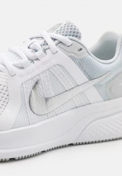 Nike Performance Damen RUN SWIFT 2 - Laufschuh Neutral - White/metallic Silver/pure Platinum -Angebote Nike Store d67b2314de2f4014b32e785092c0edf6