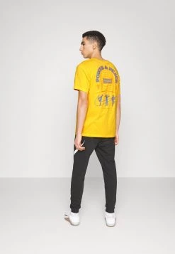 Nike Performance Herren TEE STORY PACK - T-Shirt Print - University Gold -Angebote Nike Store d681285a7b61462ea3836311f34c7b4e