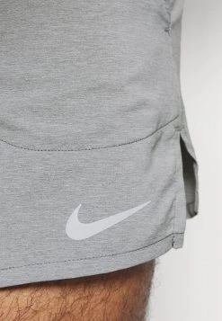 Nike Performance Herren STRIDE - Kurze Sporthose - Iron Grey/heather/reflective Silver -Angebote Nike Store d6980b2c6d954223a24144e25679fbe0