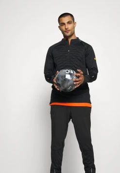 Nike Performance Herren STRIKE PANT WINTERIZED - Jogginghose - Black/total Orange 10 Nike Performance Herren STRIKE PANT WINTERIZED - Jogginghose - Black/total Orange -Angebote Nike Store d79a631dcb8f417b9d777cae01897512