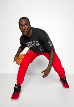 Nike Performance Herren NBA CHICAGO BULLS INFINITY TEE - Vereinsmannschaften - Black -Angebote Nike Store d7ee6657ee874a93822ae946667af8a1