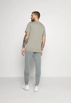 Nike Performance Herren Jogginghose - Smoke Grey/iron Grey/black -Angebote Nike Store d9ccb5165222426b9451f60d0f7cb4fe