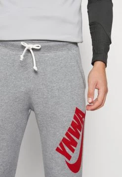 Nike Performance Herren LIVERPOOL FC HERITAGE - Vereinsmannschaften - Dark Steel Grey Heather/rush Red -Angebote Nike Store d9e40df1c4744233ad6154aa33e8bbb1