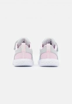 Nike Performance REVOLUTION 5 UNISEX - Laufschuh Neutral - Photon Dust/white/pink Foam -Angebote Nike Store daed7dd095794e69b195b39aab1bb38e