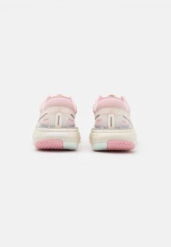 Nike Performance Damen ZOOMX INVINCIBLE RUN FK - Laufschuh Wettkampf - Guava Ice/metallic Silver/pink Glaze/barely Green -Angebote Nike Store db54c53e301741078756af7712468ca7