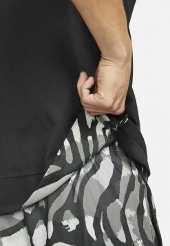 Nike Performance Herren T-Shirt Print - Black White White 11 Nike Performance Herren T-Shirt Print - Black White White -Angebote Nike Store dbdff00d402d4e7da1b8865103ec3d79