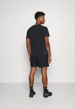 Nike Performance CHALLENGER - Kurze Sporthose - Black/silver | Herren -Angebote Nike Store dc4611ba0260429ba3571ec628d94f69