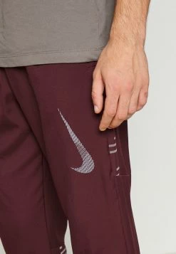 Nike Performance NIKE DRI-FIT RUN DIVISION CHALLENGER HERREN LAUFHOSE - Jogginghose - Burgundy Crush/silver -Angebote Nike Store dcb6e5147e48499b8cb29aa0ef2a2b25