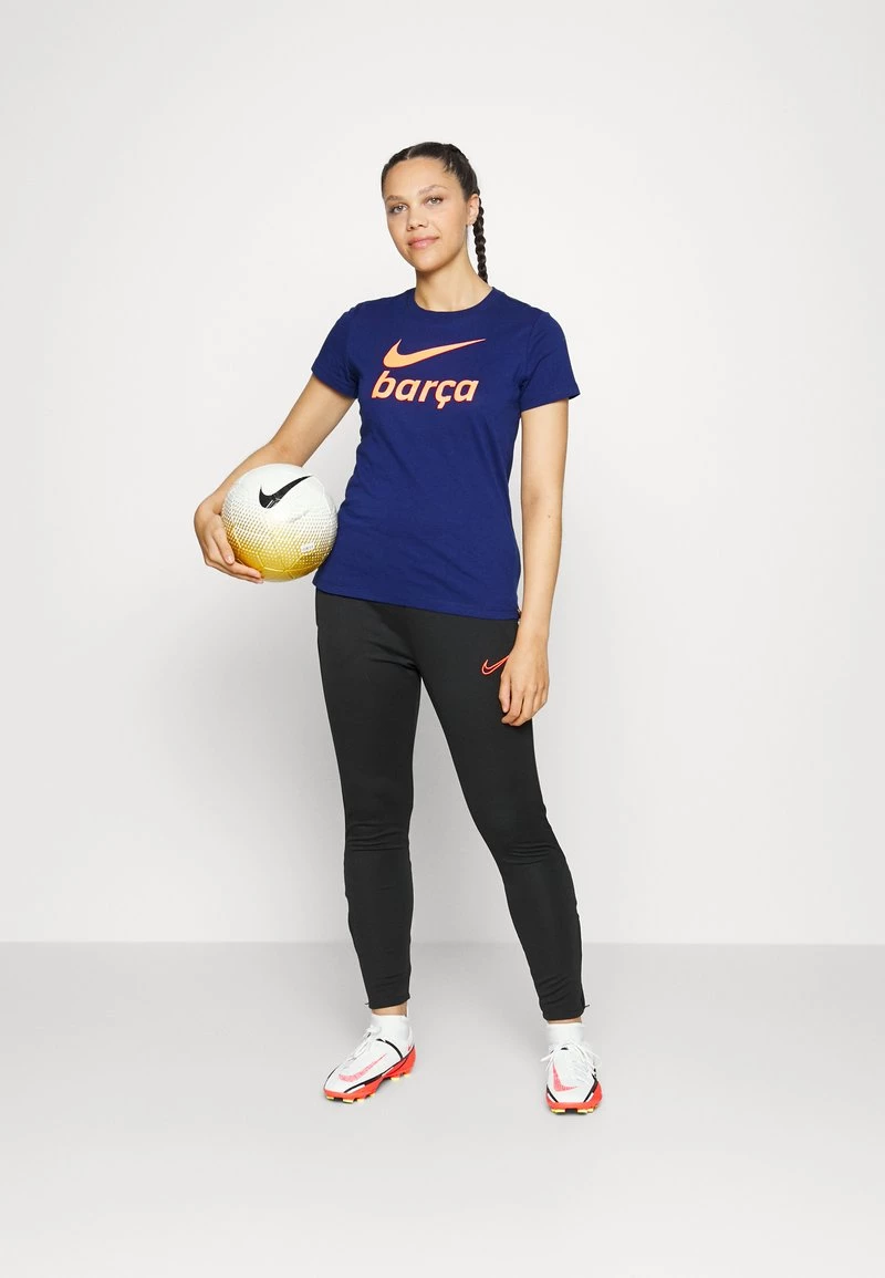 Nike Performance Damen FC BARCELONA CLUB TEE - Vereinsmannschaften - Blue Void 2 Nike Performance Damen FC BARCELONA CLUB TEE - Vereinsmannschaften - Blue Void – Bild 2