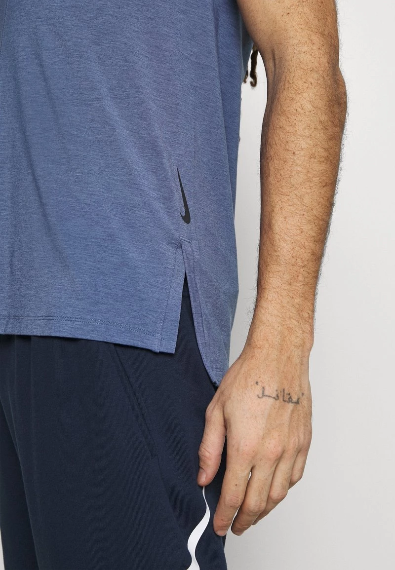 Nike Performance Herren M NK DRY TOP - T-Shirt Basic - Midnight Navy/ashen Slate 4 Nike Performance Herren M NK DRY TOP - T-Shirt Basic - Midnight Navy/ashen Slate – Bild 4