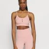 Nike Performance Damen INDY YOGA ESSENTIALS BRA - Sport-BH Mit Leichter Stützkraft - Pink Glaze/rust Pink