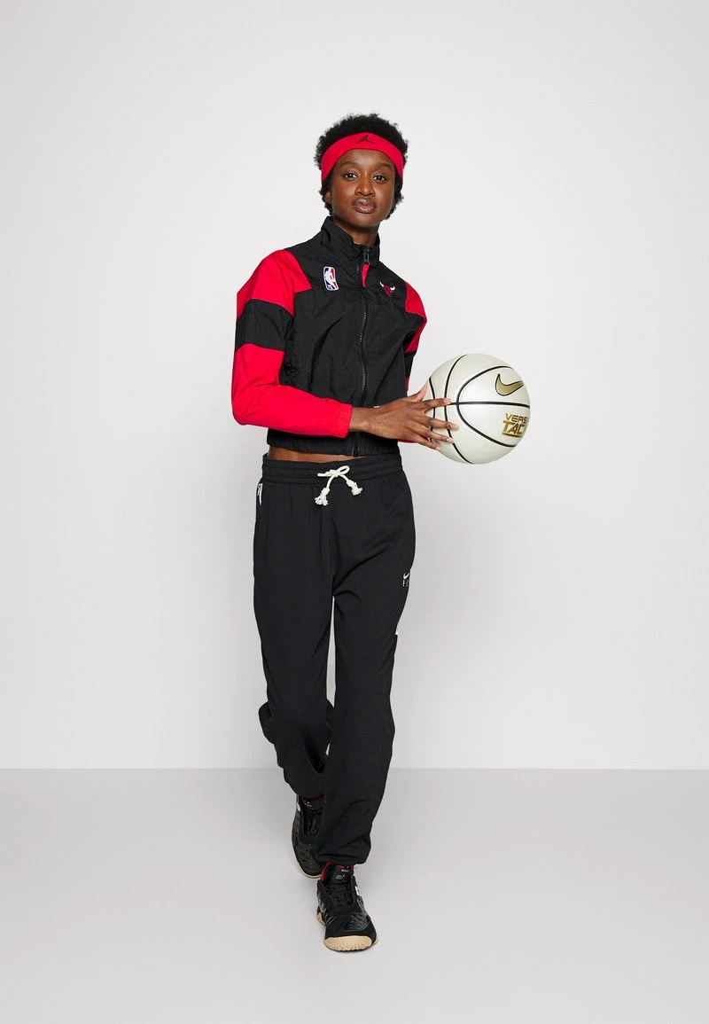 Nike Performance Damen NBA CHICAGO BULLS LIGHTWEIGTH COURSTSIDE JACKET - Trainingsjacke - Black/university Red 2 Nike Performance Damen NBA CHICAGO BULLS LIGHTWEIGTH COURSTSIDE JACKET - Trainingsjacke - Black/university Red – Bild 2