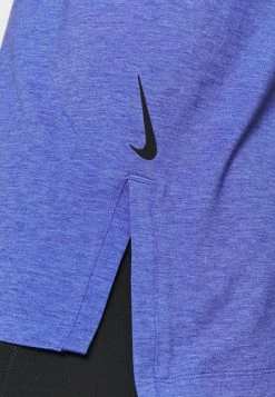 Nike Performance Herren M NK DRY TOP - T-Shirt Basic - Lapis/aluminum/black -Angebote Nike Store dec7e552e8914c41aa0489044b409c16