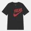 Nike Performance GIANNIS TEE FREAK - T-Shirt Print - Black | Unisex