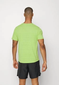 Nike Performance MILER TOP - Sport T-shirt - Vivid Green/silver | Herren -Angebote Nike Store e255fa62675448faa56386fc4b3f31d1