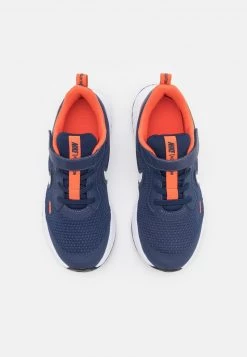 Nike Performance REVOLUTION 5 UNISEX - Laufschuh Neutral - Midnight Navy/white/orange -Angebote Nike Store e2642a9feb8b48f7ba4a58aa96449c16