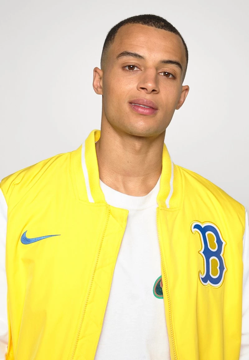 Nike Performance MLB BOSTON RED SOX CITY CONNECT DUGOUT JACKET - Vereinsmannschaften - Midwest Gold/white | Herren 4 Nike Performance MLB BOSTON RED SOX CITY CONNECT DUGOUT JACKET - Vereinsmannschaften - Midwest Gold/white | Herren – Bild 4