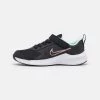 Nike Performance DOWNSHIFTER 11 UNISEX - Laufschuh Neutral - Black/metallic Red Bronze/mint Foam/clear