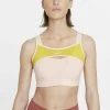 Nike Performance ALPHA BRA - Sport-BH Mit Starker Stützkraft - Pale Coral/bright Citron/pale Coral/pale Coral | Damen