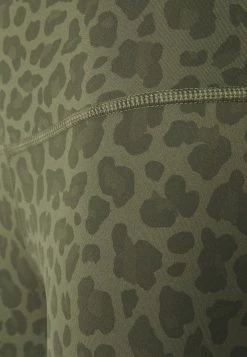 Nike Performance Damen ONE LEOPARD - Tights - Medium Olive/white -Angebote Nike Store e7495f59f63f4d44965fe5c29b7af615