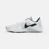 Nike Performance LEGEND ESSENTIAL 2 - Trainingsschuh - Pure Platinum/black/white | Herren