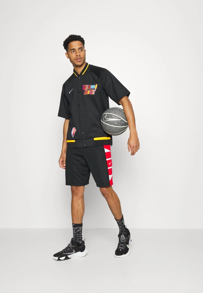 Nike Performance Herren NBA MIAMI HEAT MOMENTS MIXTAPES SHOWTIME SHORT SLEEVE WARM UP - Vereinsmannschaften - Black/white 2 Nike Performance Herren NBA MIAMI HEAT MOMENTS MIXTAPES SHOWTIME SHORT SLEEVE WARM UP - Vereinsmannschaften - Black/white – Bild 2