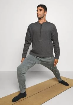 Nike Performance Herren CREW RESTORE - Sweatshirt - Black 10 Nike Performance Herren CREW RESTORE - Sweatshirt - Black -Angebote Nike Store e91d6e1104744b0db86a556fcb2f07fd