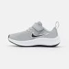 Nike Performance STAR RUNNER 3 UNISEX - Laufschuh Neutral - Light Smoke Grey/smoke Grey/black