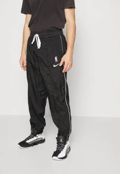 Nike Performance Herren NBA CHICAGO BULLS TRACKSUIT - Vereinsmannschaften - University Red/black/white -Angebote Nike Store ec95353d8aac41bab1a7cbf2d28ccb2a