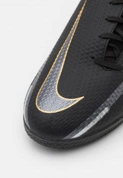 Nike Performance Unisex PHANTOM GT2 ACADEMY DF IC - Fußballschuh Halle - Black/metallic Dark Grey/metallic Gold -Angebote Nike Store ed256c0f27c64cae8e99d04220c0605c