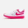 Nike Performance PICO 5 UNISEX - Trainingsschuh - White/hyper Pink
